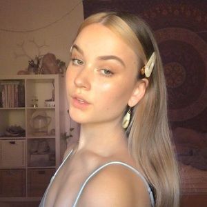 Meet your Posher, Tia